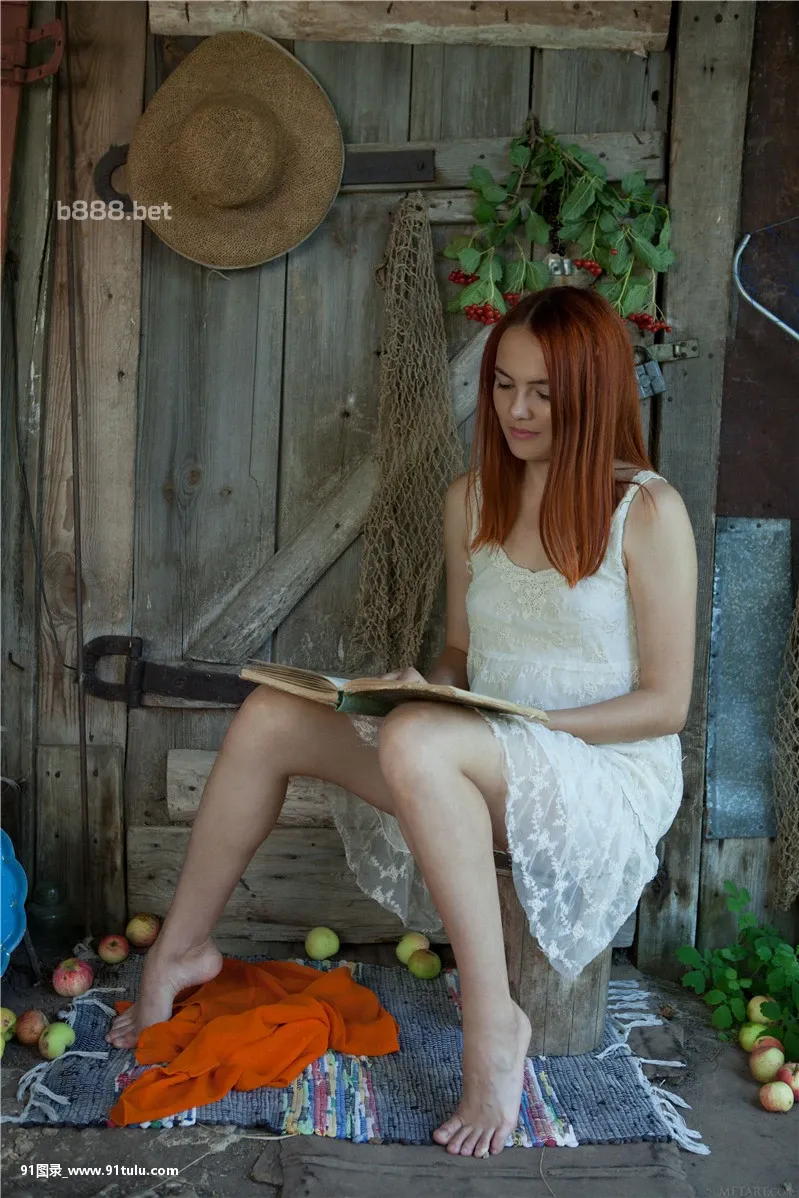 Presenting Shaya [23P][女子 裸体 足球]