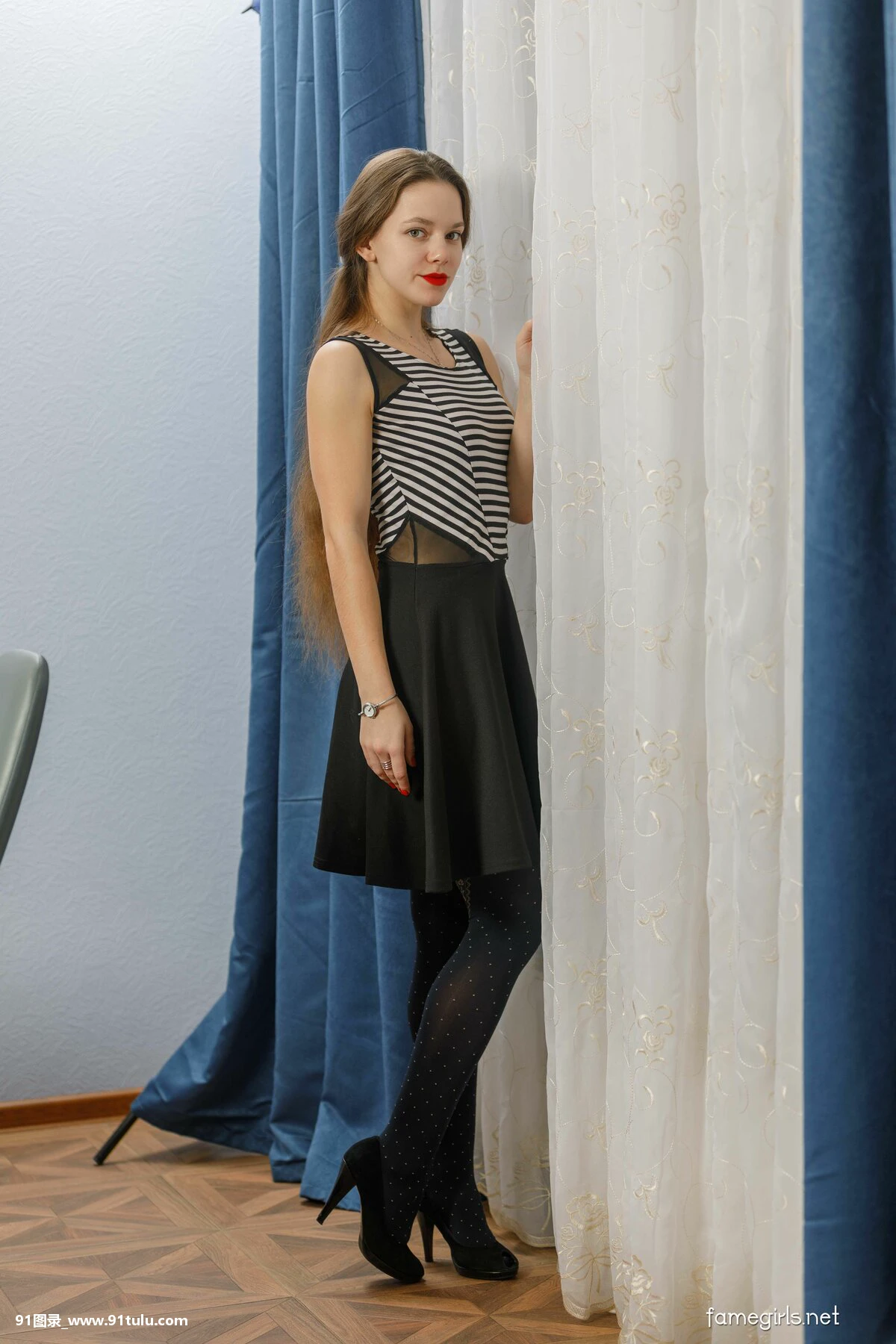 Beautiful Nika spreading [20P][テクスチャ 写真]