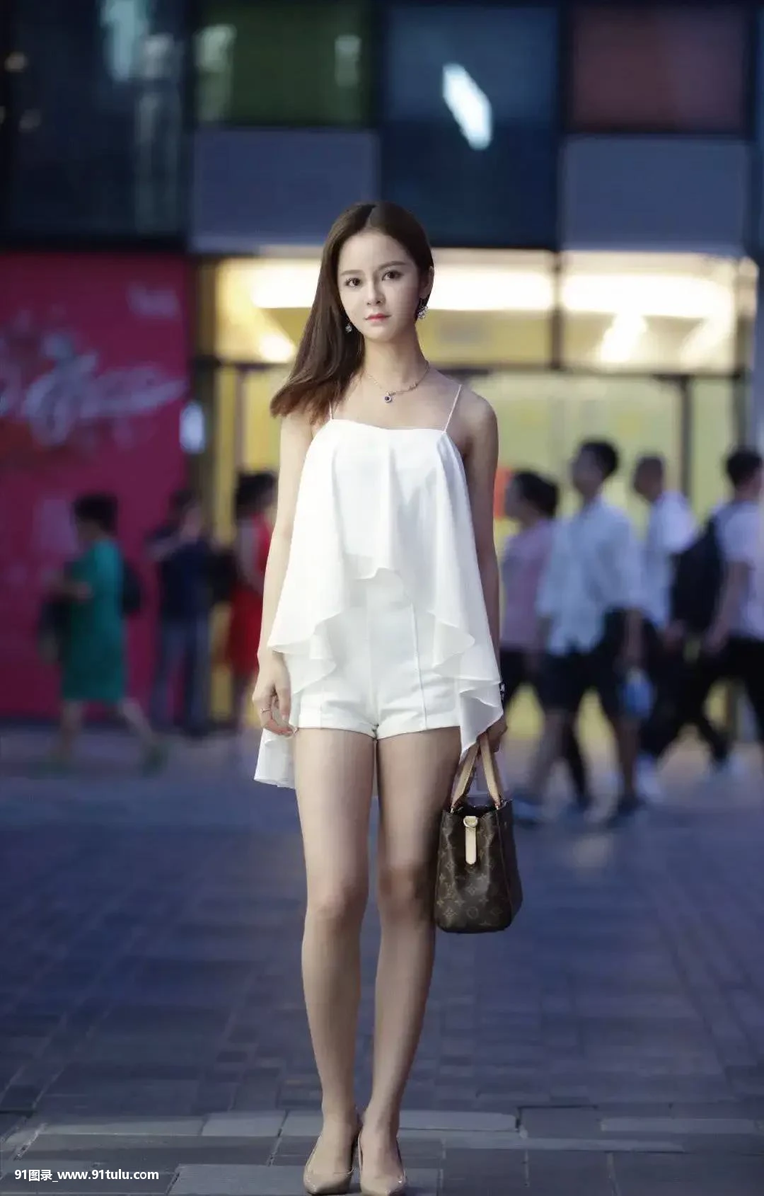 青春靓丽的小姐姐图 [19P][偷拍 女生 宿舍]