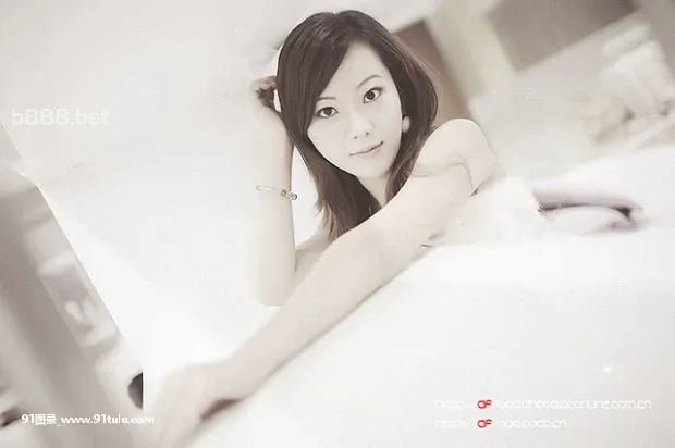 素洁清纯的可爱伊人儿 [16P][リバイタ ラッシュ 効果 写真]