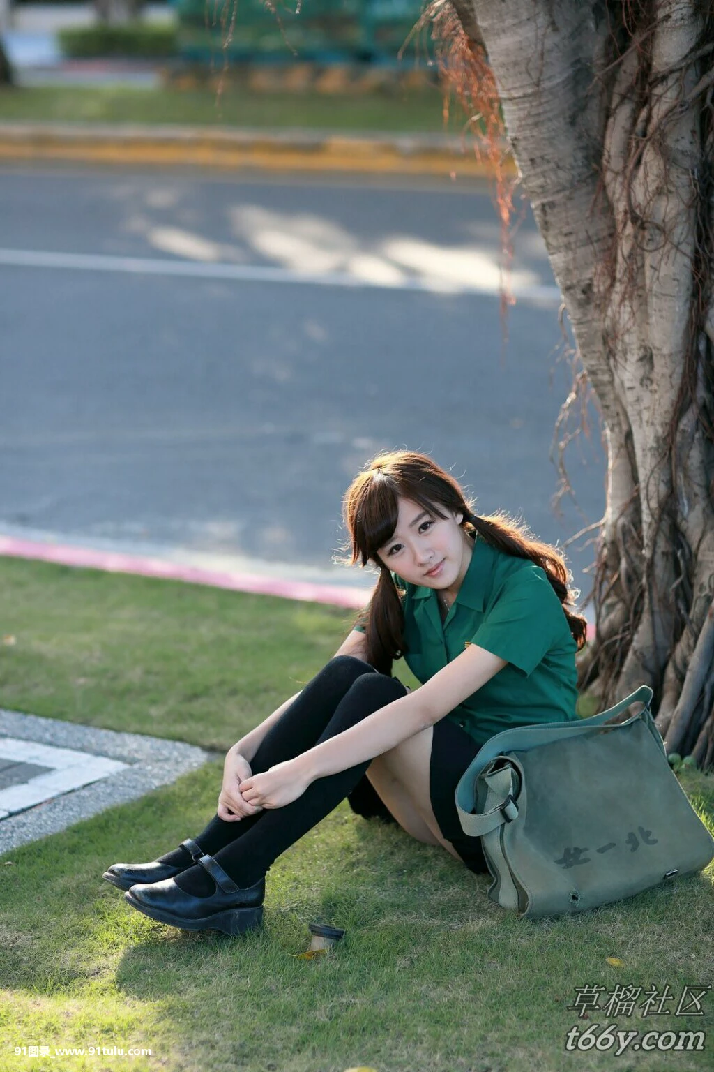 清纯学生校服 [20P][レタッチ 写真]