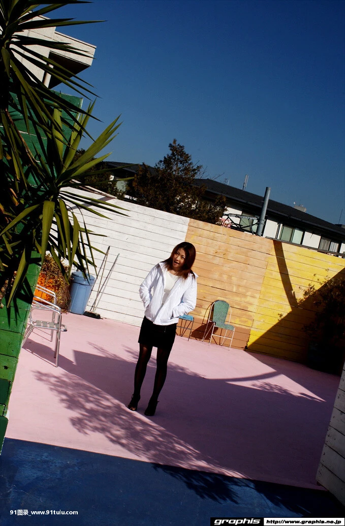 初脱ぎ娘 No.004   Sumire すみれ Vol.01 [65P][国内某大学 军训 厕所 偷拍]