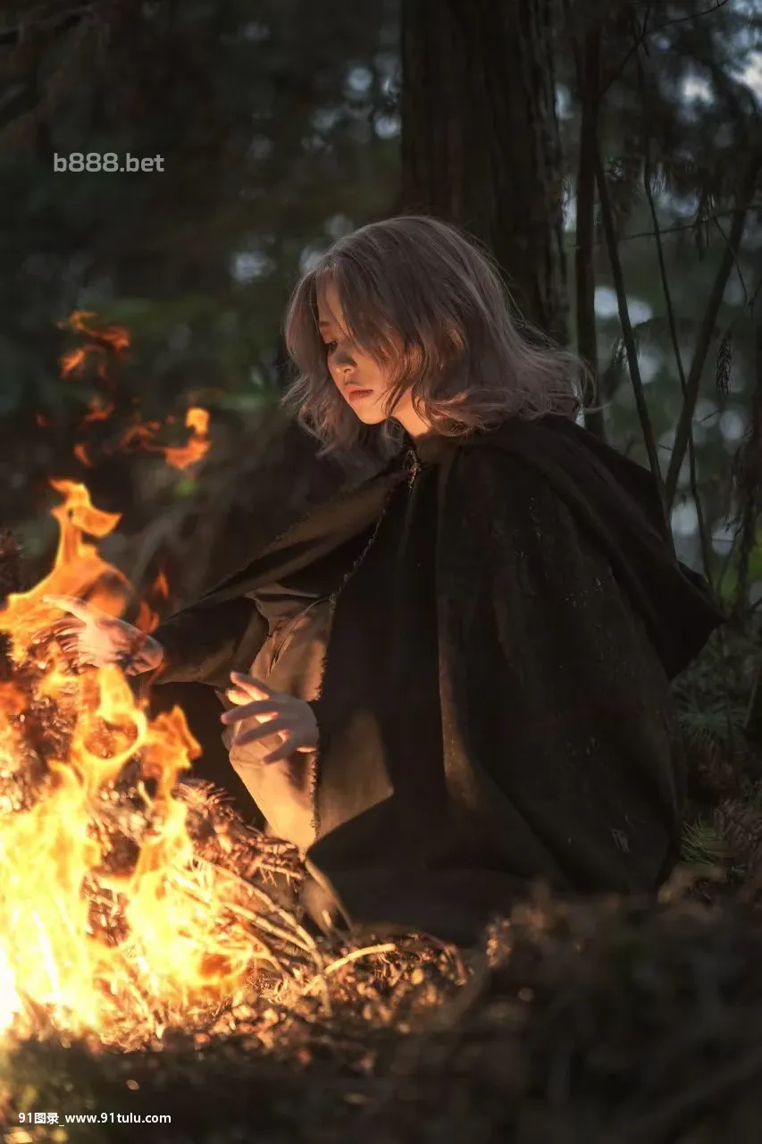 小姐姐游戏角色扮演 [30P][まえだごうどん 写真]