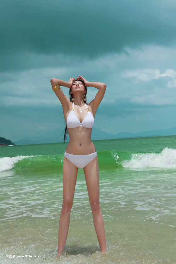 国际超模艾尚真比基尼清凉写真 [9P][アマネ ギムナジウム 写真 集]