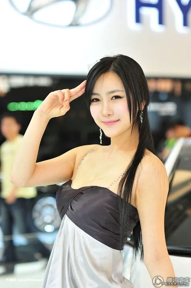 三大美丽车模的超级表情秀 [24P][周韦彤 露点]