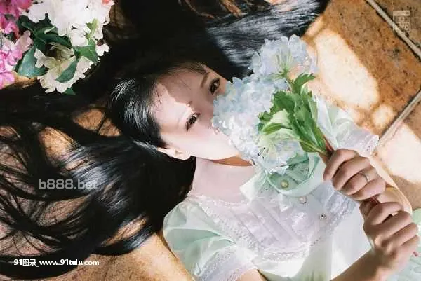 美しく透き通る、水晶の瞳 [25P][line 写真 画質 アルバム]